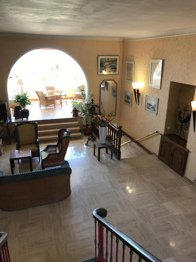 Grand Hotel Moriaz Le Lavandou Esterno foto
