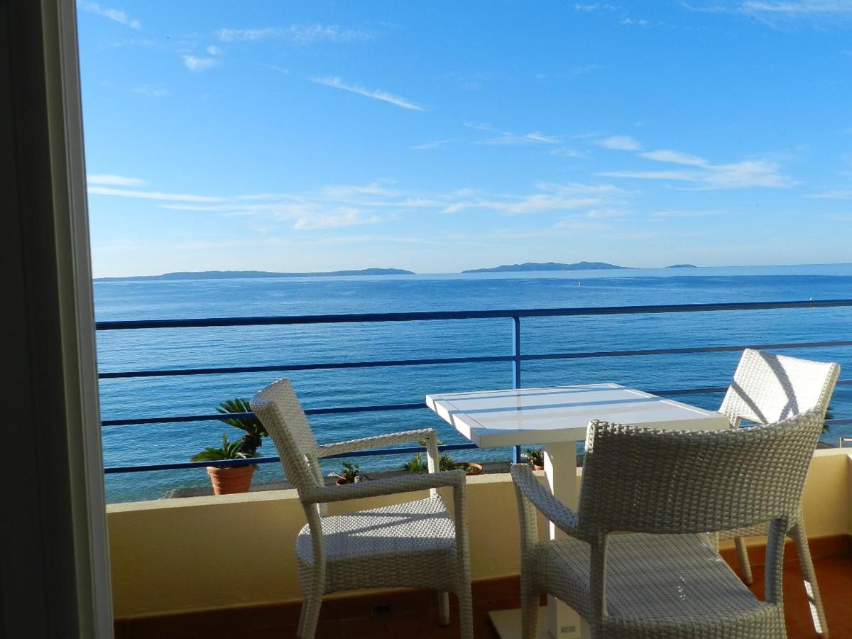 Grand Hotel Moriaz Le Lavandou Esterno foto