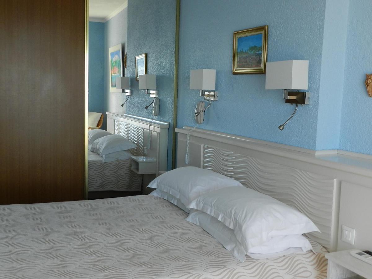 Grand Hotel Moriaz Le Lavandou Esterno foto