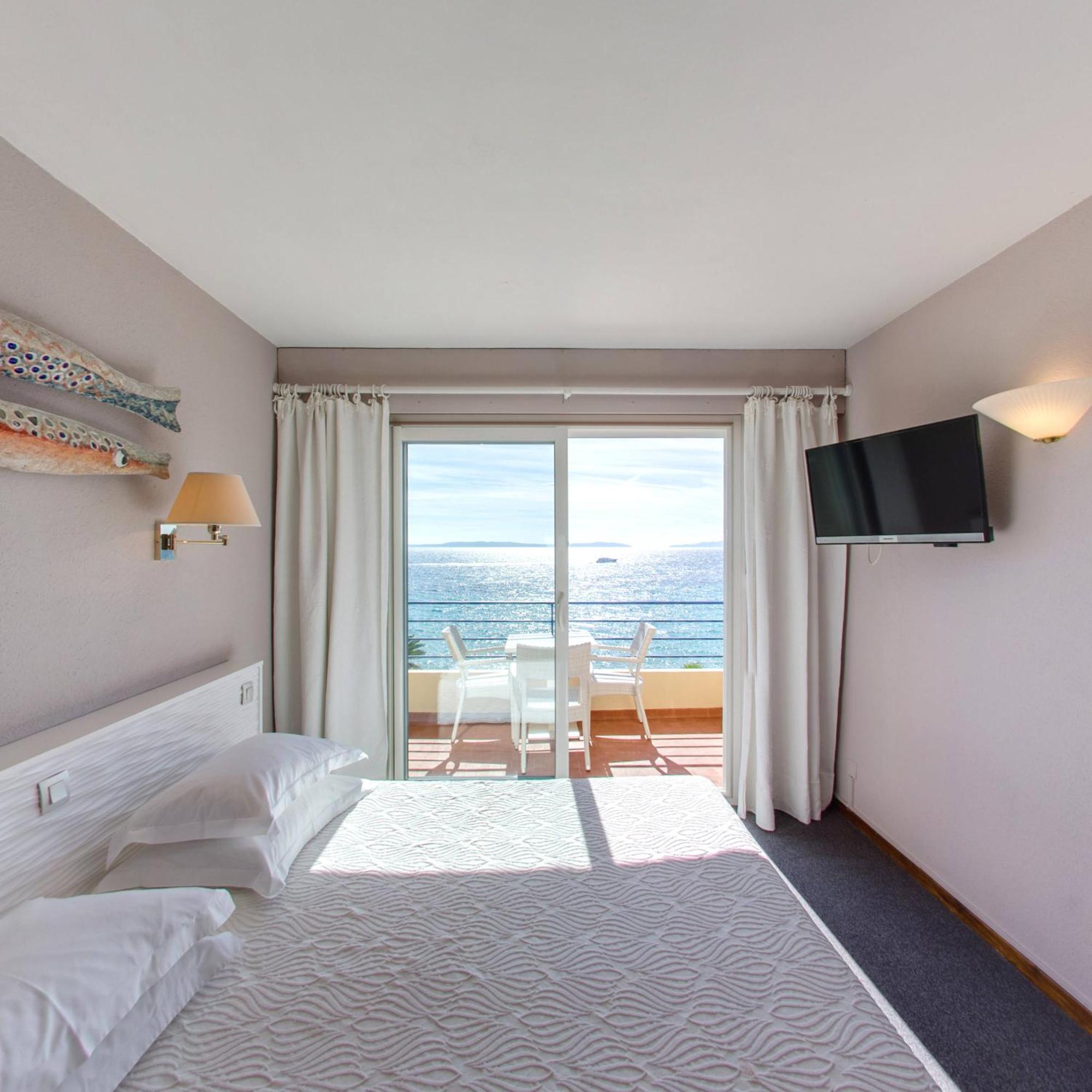 Grand Hotel Moriaz Le Lavandou Esterno foto